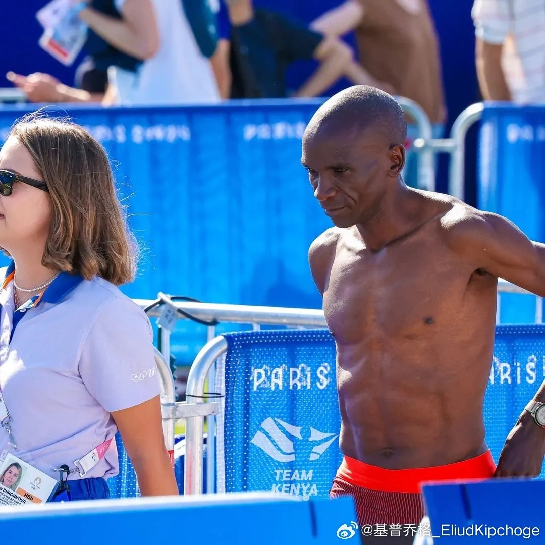 2024奥运赛场上的荆棘与光芒：伤病、亲情与突破