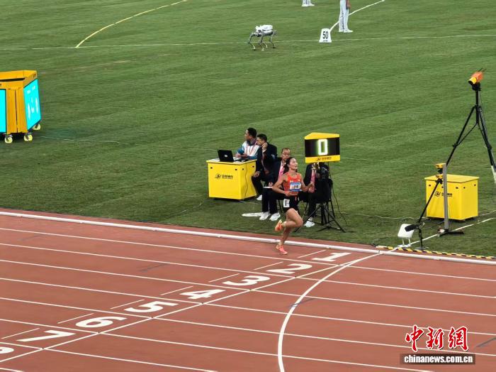 云南罗霞女子3000米障碍赛夺冠，许双双张珊珊分