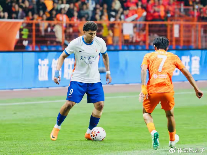 山东泰山0-4惨败云南玉昆 韩鹏战术失误遭质疑