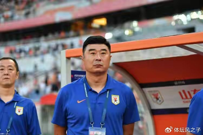 山东泰山0-4惨败云南玉昆 韩鹏战术失误遭质疑