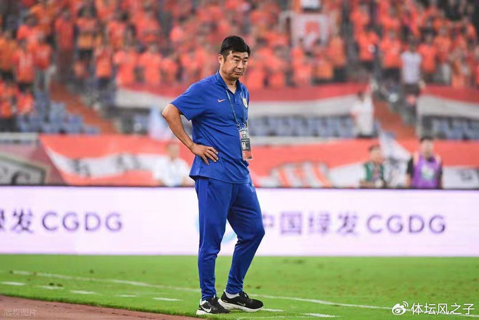 山东泰山0-4惨败云南玉昆 韩鹏战术失误遭质疑