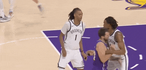 东契奇禁赛风波湖人三巨头力挽狂澜送篮网十连