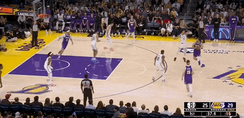 东契奇禁赛风波湖人三巨头力挽狂澜送篮网十连