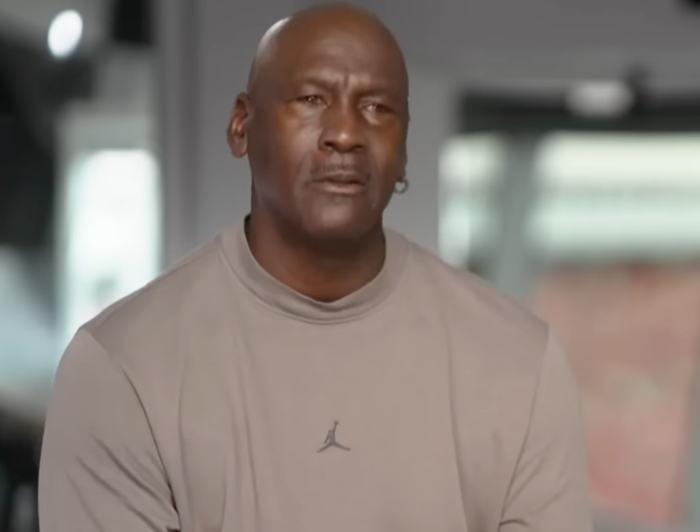 乔丹退役后投身纳斯卡赛车 谈心理负担与家庭回