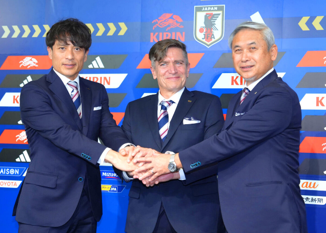 日本女足亚洲杯夺冠后主帅意外离任引热议