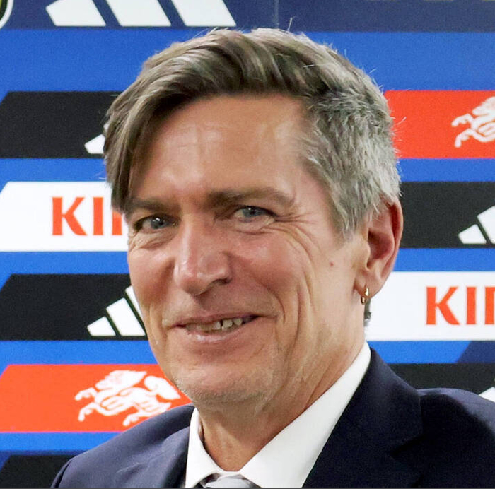 日本女足亚洲杯夺冠后主帅意外离任引热议