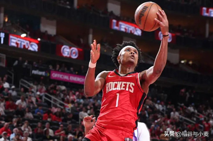火箭大胜爵士豪取四连胜 阿门全面爆发助队登顶