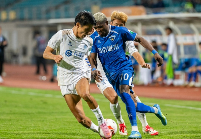 中甲第5轮广东双雄领跑积分榜 定南赣联逆转石家